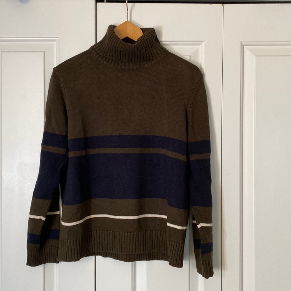 Josephine Chaus sports Green Sweater with Navy & White Stripes - Size L